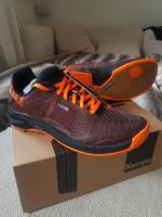 NEU Kempa Handballschuhe Hallenschuhe Sport Hockey Michelin 42,5 Hessen - Karben Vorschau
