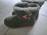 UGG BOOTS Gr.40/ salbeigrün NEU! Nordrhein-Westfalen - Burscheid Vorschau