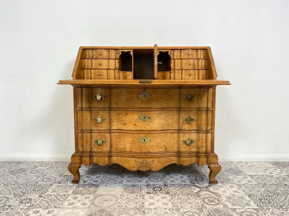 WMK Wunderschöner und gut erhaltener dänischer antiker Sekretär aus vollem Eichenholz mit klassischen Messingbeschlägen # Schreibtisch Desk Kommode Schreibschrank Schreibkommode Biedermeier Vintage in Berlin