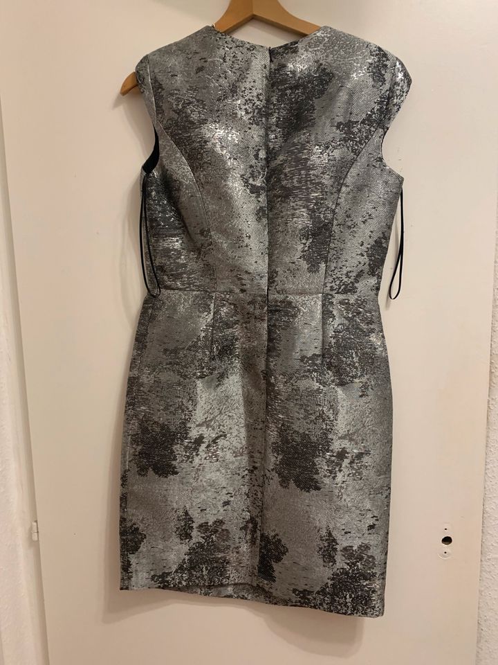 Esprit Kleid Cocktailkleid Abendkleid . S 36 Silber Grau in Lünen