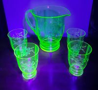Set Krug und 4 Gläser Uranglas geschliffen Berylglas selten Sachsen - Plauen Vorschau