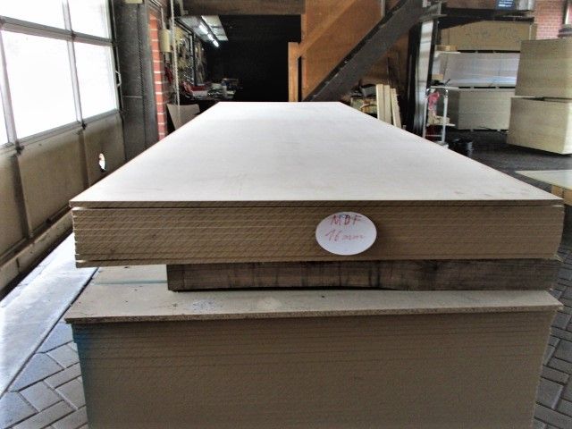 8 St. MDF Platten, neu, 2. Wahl; 4,1 x 1,3 m, 16 mm, 42,64m² in Neuenhaus