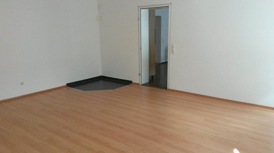 Zwiesel - schöne 2-Zimmer-Wohnung, EG mit EBK, Garten, zentral in Zwiesel