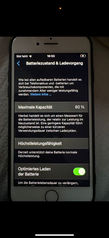 iPhone 8 mit rissen an der Rückseite in Köln