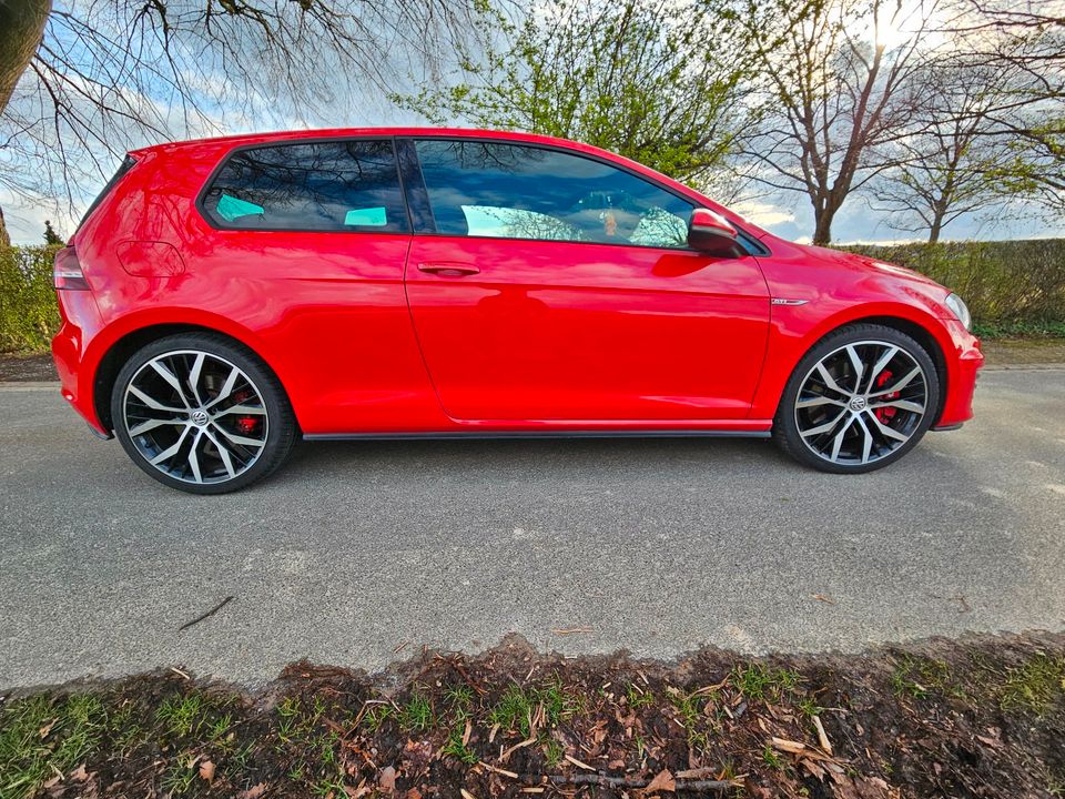 VW GOLF 7 GTI in Sibbesse 