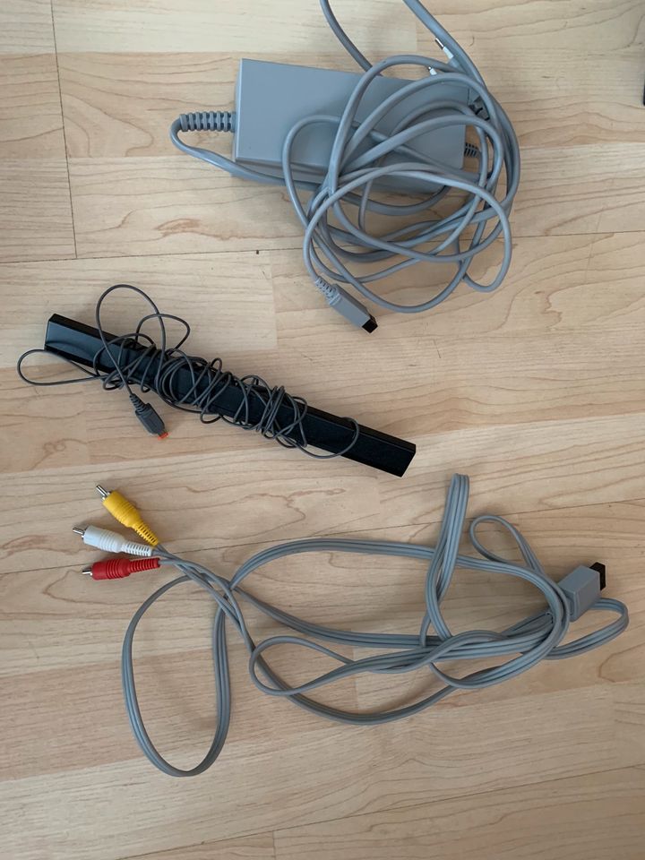 Nintendo Wii Kabel Set, Netzteil, Sensorleiste, AV Kabel in Heilbronn