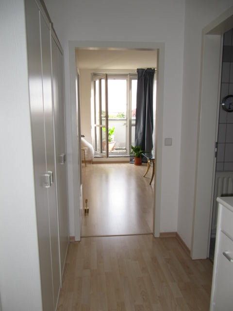 Attraktives, möbliertes Apartment mit Südbalkon, Aufzug, Tiefgaragenstellplatz in Leipzig