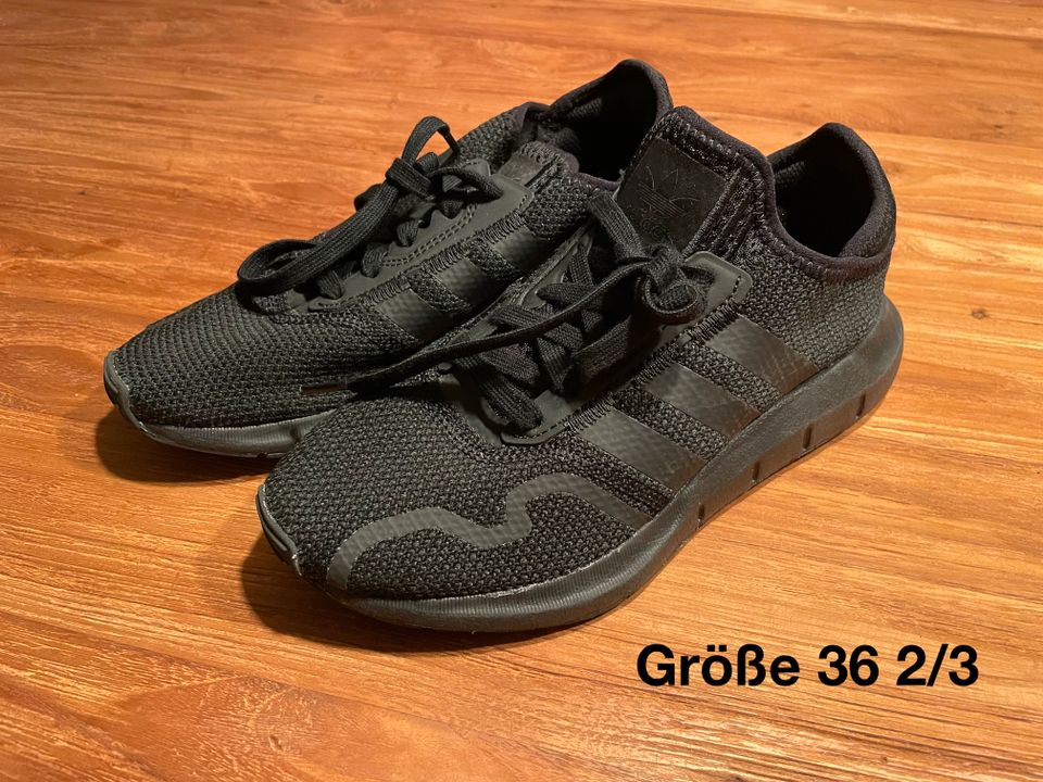 Kinderschuhe Sneaker Jungen Adidas Nike Vans Größen 32,5-39 in Köln