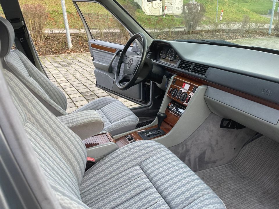 Mercedes-Benz 280 Klima,SSD,Tempomat,Automatik in Remseck am Neckar