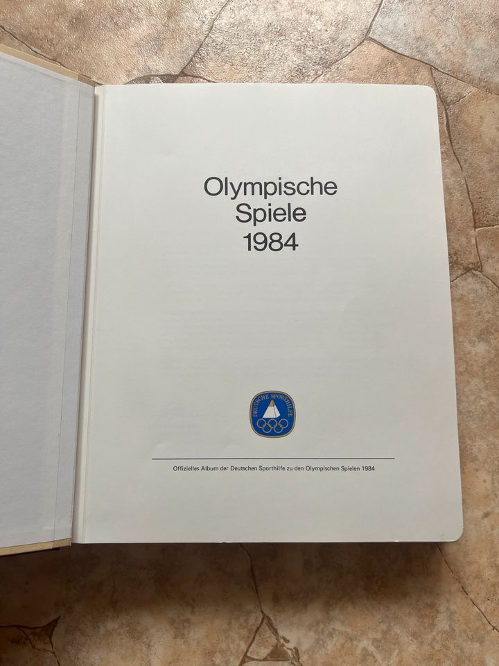 Briefmarkenalbum Olympische Spiele 1984 in Düsseldorf