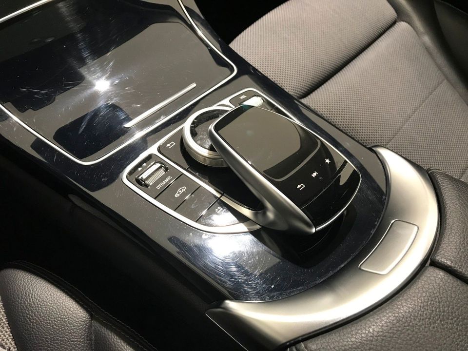 Mercedes-Benz C 350e T Avantgarde PANO 18" eHECK LED NAV DIS+ in Stuttgart