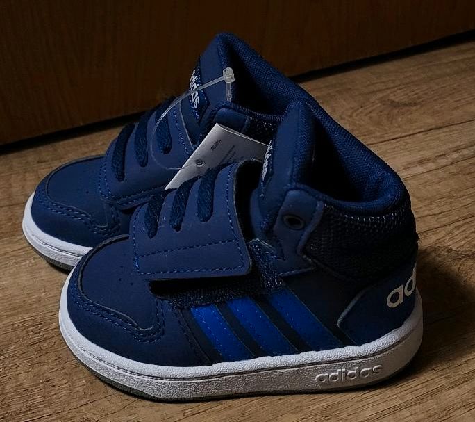 Sneaker Adidas, neu. Gr.19 in Lüdenscheid