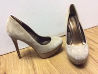 Leder High heels Pumps NEU Hessen - Neu-Isenburg Vorschau