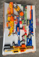 7x NERF GUN Waffen Arsenal Sammlung mit Zubehör und Munition Hessen - Karben Vorschau