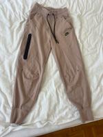 Nike Tech Fleece Jogginghose hellrosa Aachen - Aachen-Mitte Vorschau