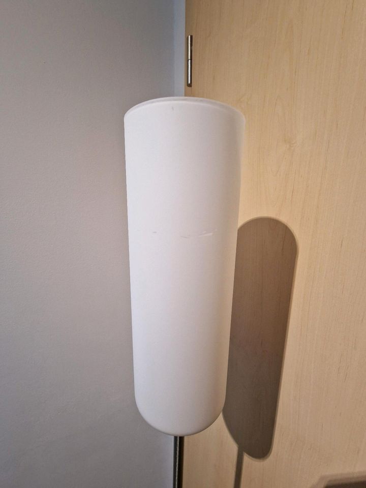 Stehlampe Edelstahl/ weiß/ Glas in Alzey