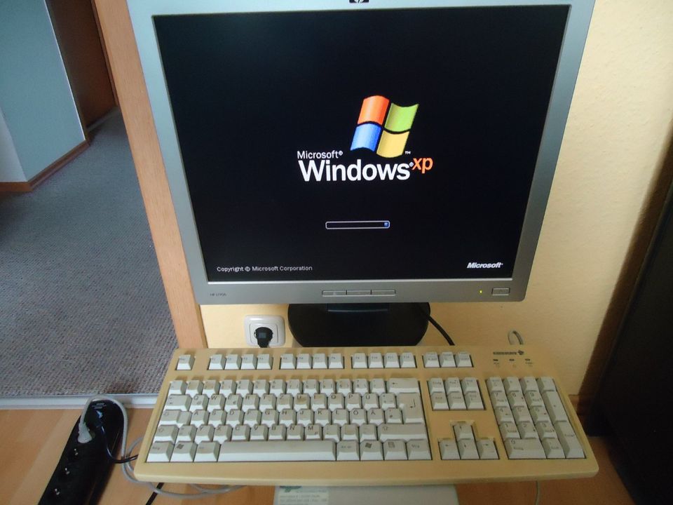 PC / Vintage PC / Windows XP / PC Arbeitsplatz / Computer in Düren