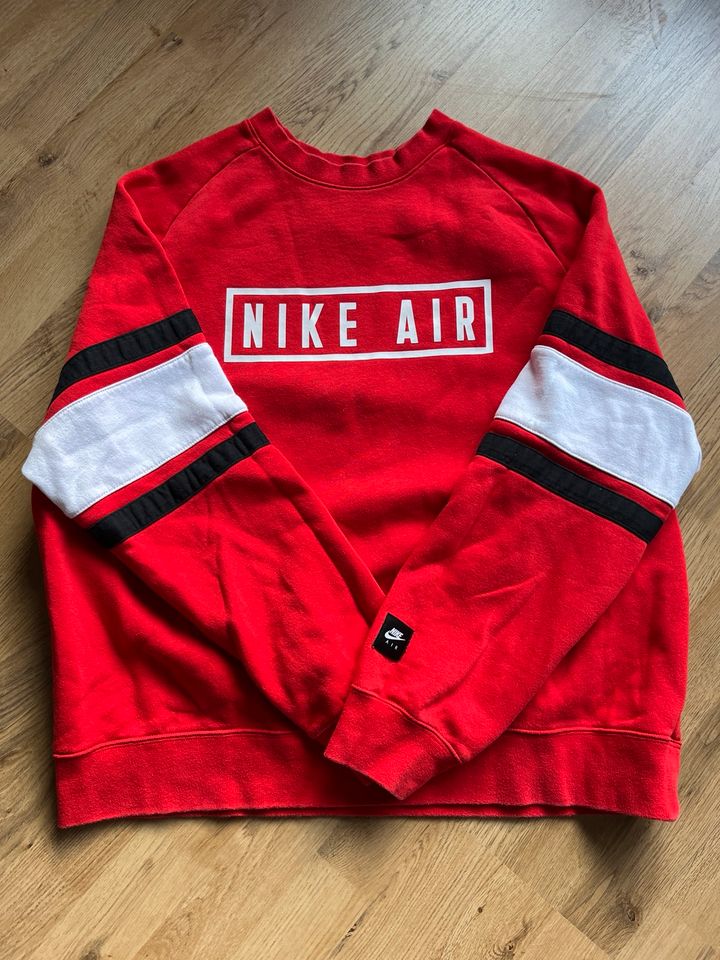 Nike Pullover in Cadenberge
