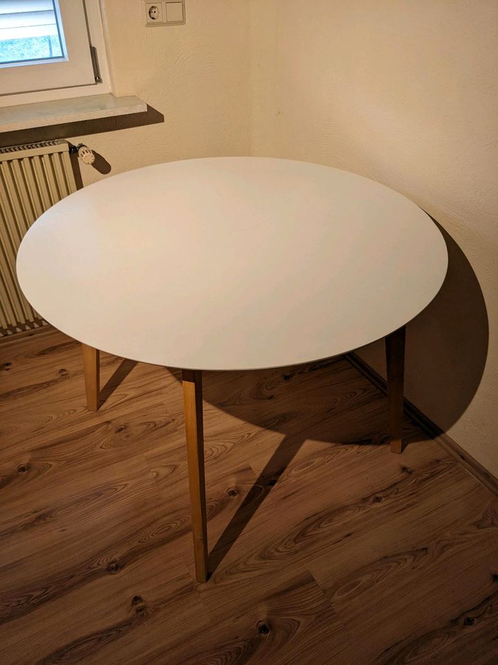 Runder Holztisch weiß in Netphen