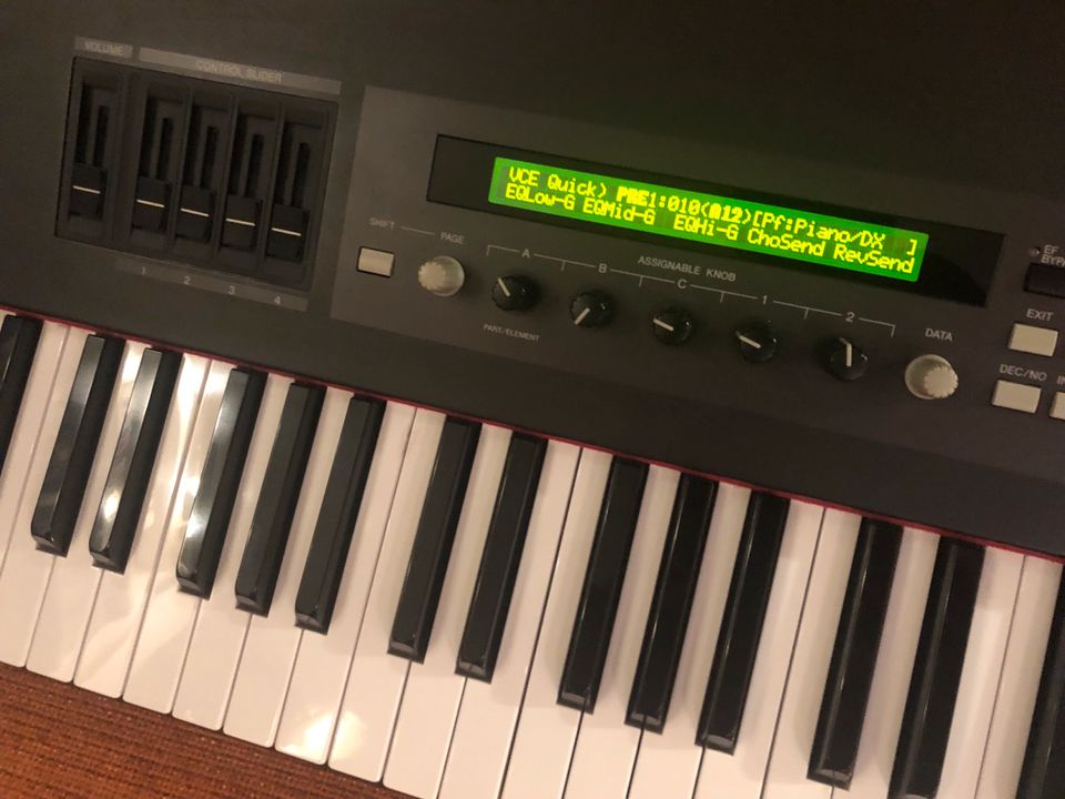 Yamaha S80 Synthesizer in Grünwald