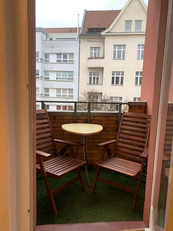 Bezugsfreie Zwei-Zimmer-Wohnung in Steglitz in Berlin