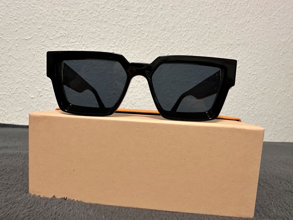 Louis Vuitton sonnenbrille in Siegen