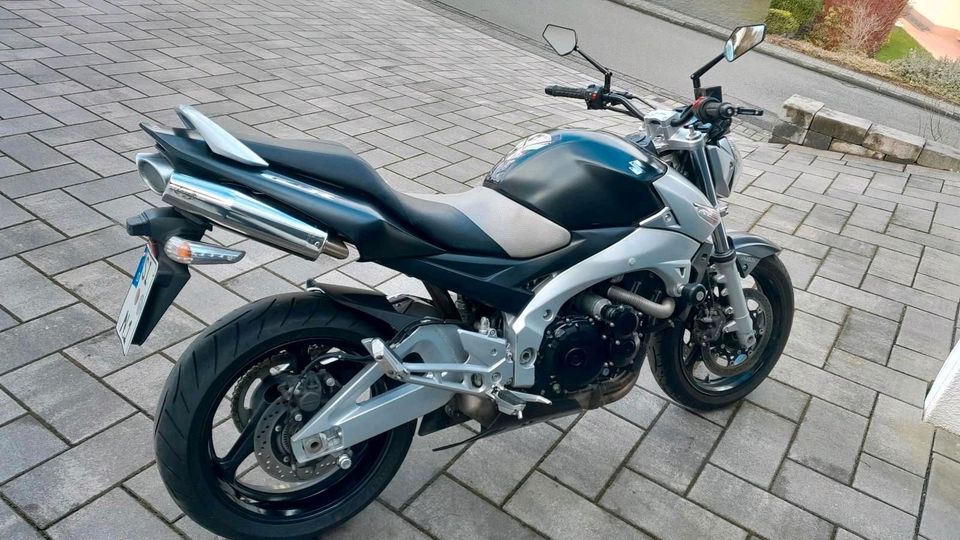 Suzuki GSR 600 A - mit ABS in Hilchenbach