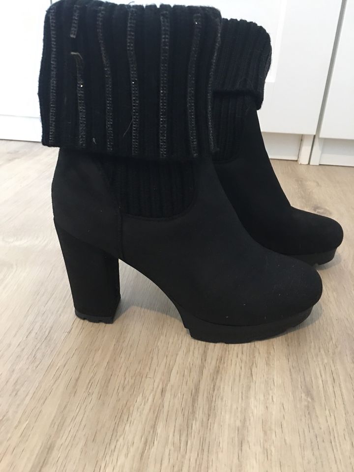 Damen Schuhe Boots Stiefeletten gr 40 in Hamburg
