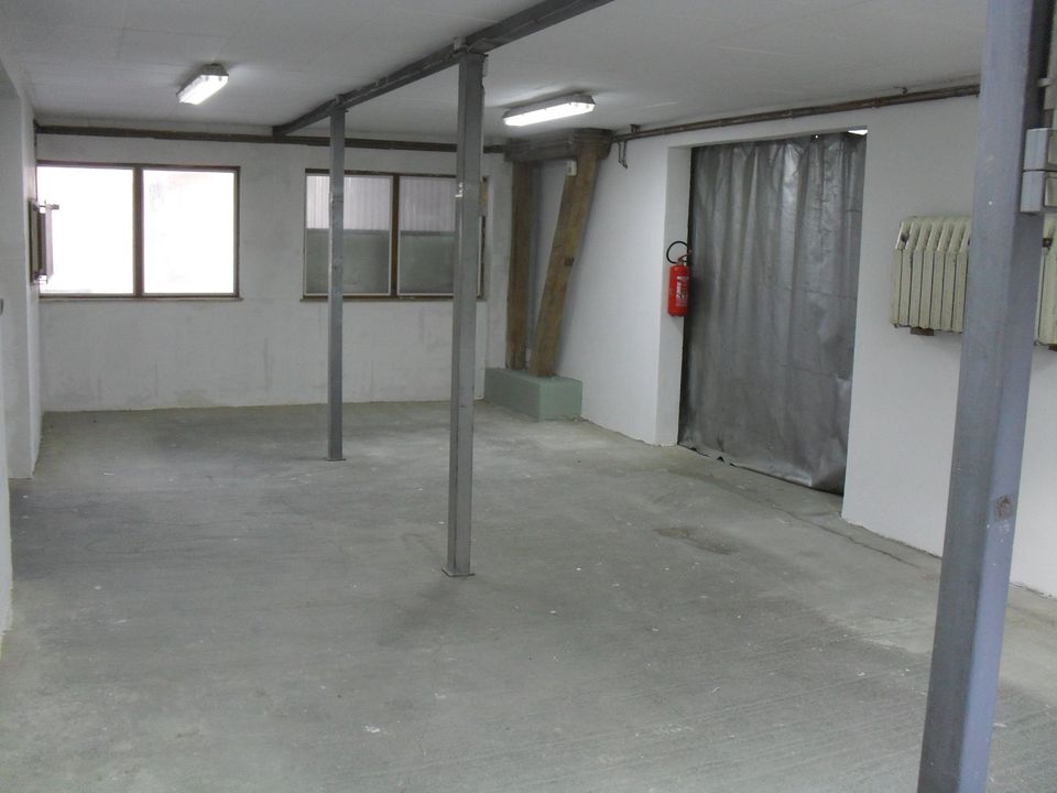 Stellplätze,Lager,Garage uvm.ca.140 m²/ 100m² in Straach