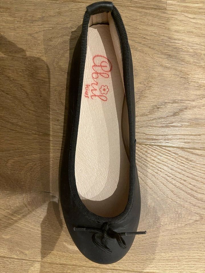 Schuhe Ballerina Mädchen Leder schwarz Gr. 32 Sehr Edel NEUWERTIG in Köln