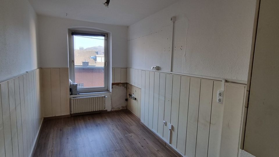 4-Zimmer-Wohnung  ca. 100 qm in Bahnhofsnähe zu vermieten, 2. OG in Werdohl