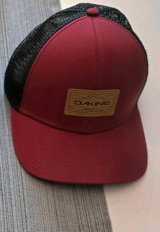 2x Cap Mitchell & Ness Dakine Snapback Trucker Capi in Berlin