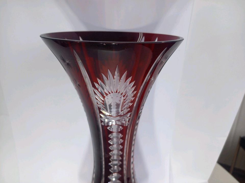 Rubinrot Bleikristallglas Vase sehr rar Bohemia in Waldshut-Tiengen