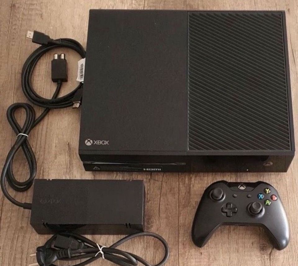 Xbox one 500gb mit Controller in Reinheim