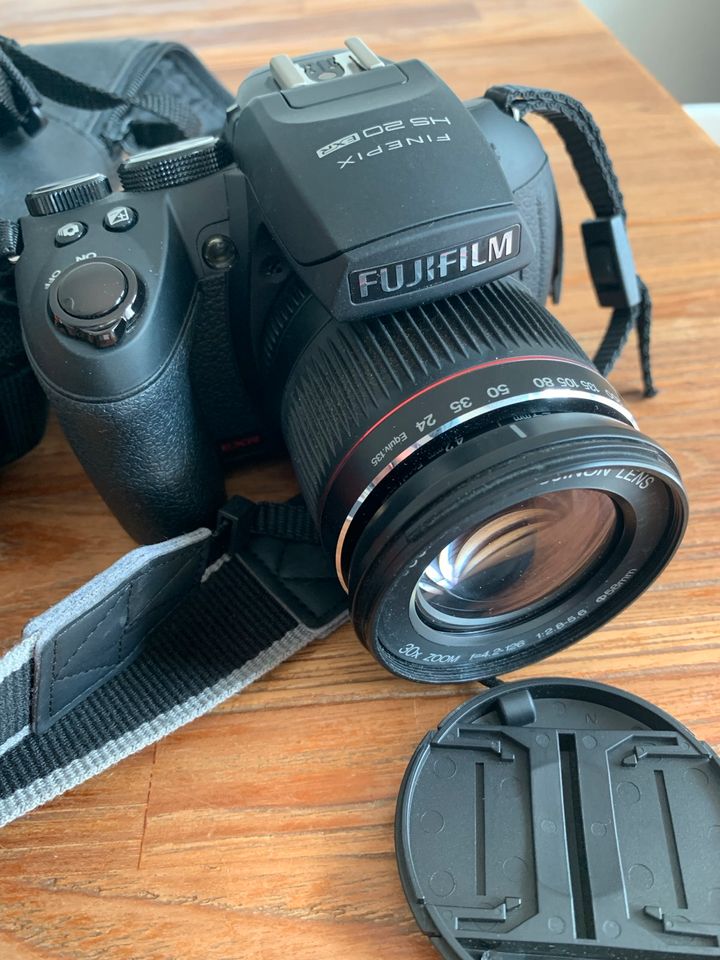 Fujifilm FinePix HS20EXR 16.0MP Digitalkamera in Dietzenbach