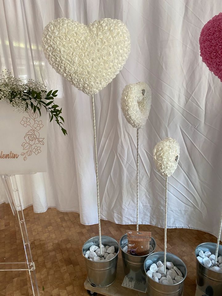 Hochzeit Deko Herzen Spalier in Filderstadt