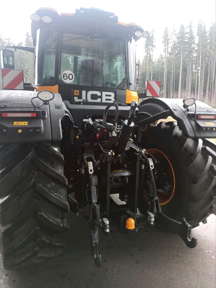 JCB FasTrac 4220, iCON, 235PS, 60 km/h,Traktor in Niedertaufkirchen