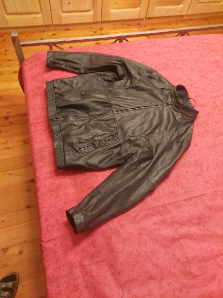 Verkaufe neuwertige echte Leder Jacke Herren Gr 48 in Obernzell