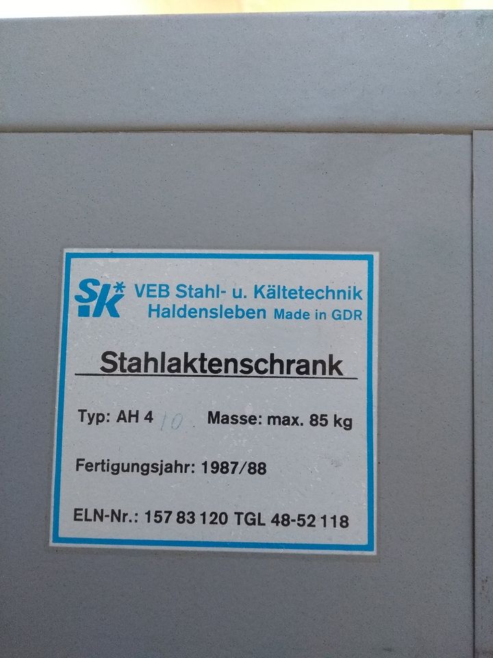 Stahlschrank, Aktenschrank, DDR, retro in Berlin