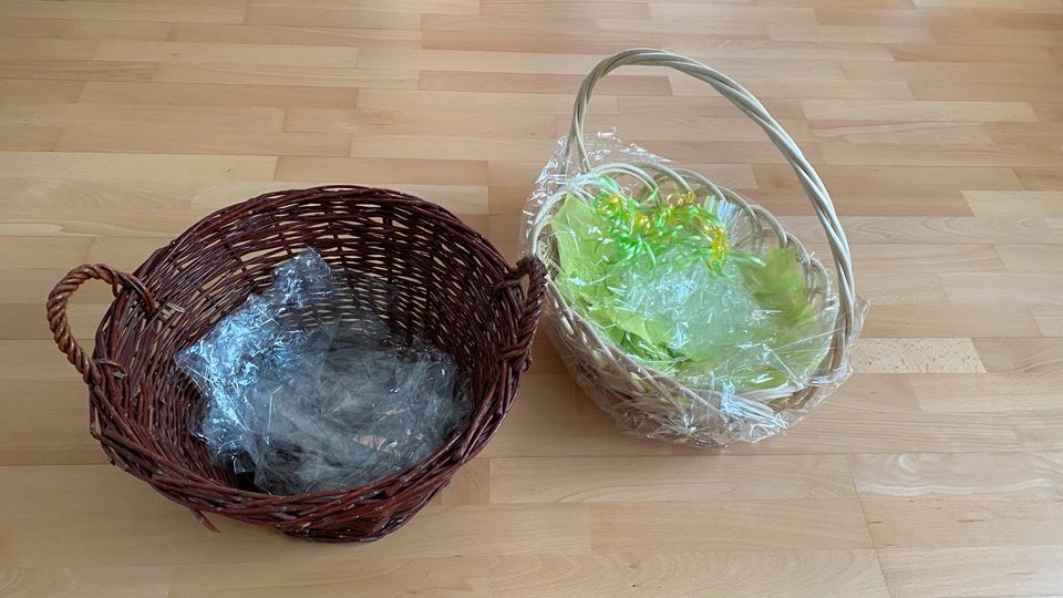 2 schöne große Geschenkkörbe, beide 10€ in Leutkirch im Allgäu