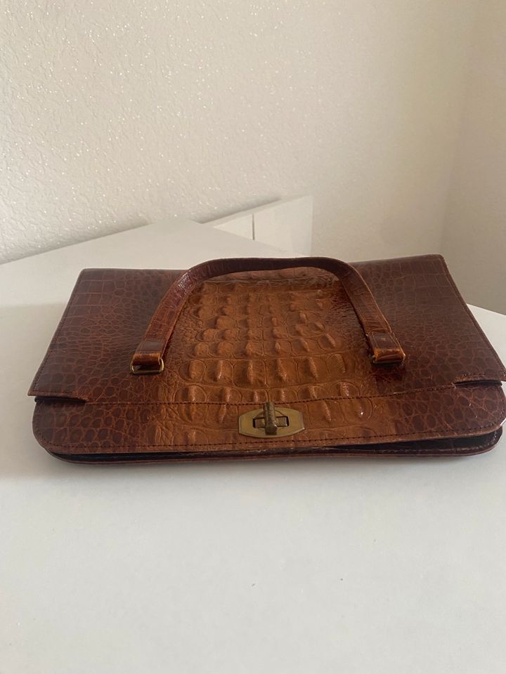 Einzelangefertigte Designer Handtasche echt Leder Unikat 1/1 in Uplengen