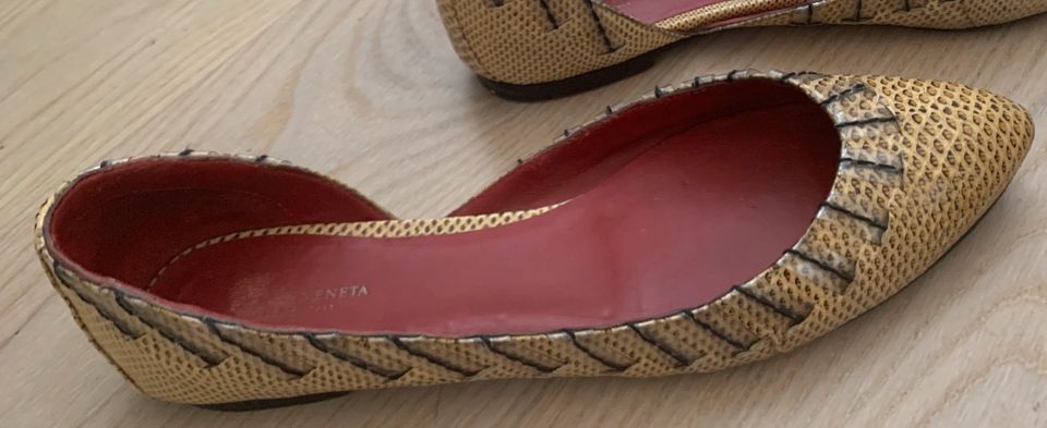 Flats Slipper  Ballerinas Pumps von Bottega Veneta mit Cutouts in Mainz