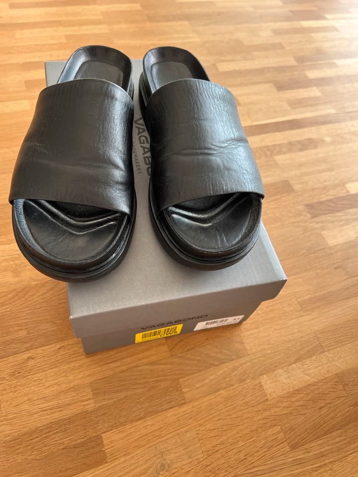Vagabond Erin Pantolette Schuhe Flach Sandale 37 Black schwarz in Mönchengladbach