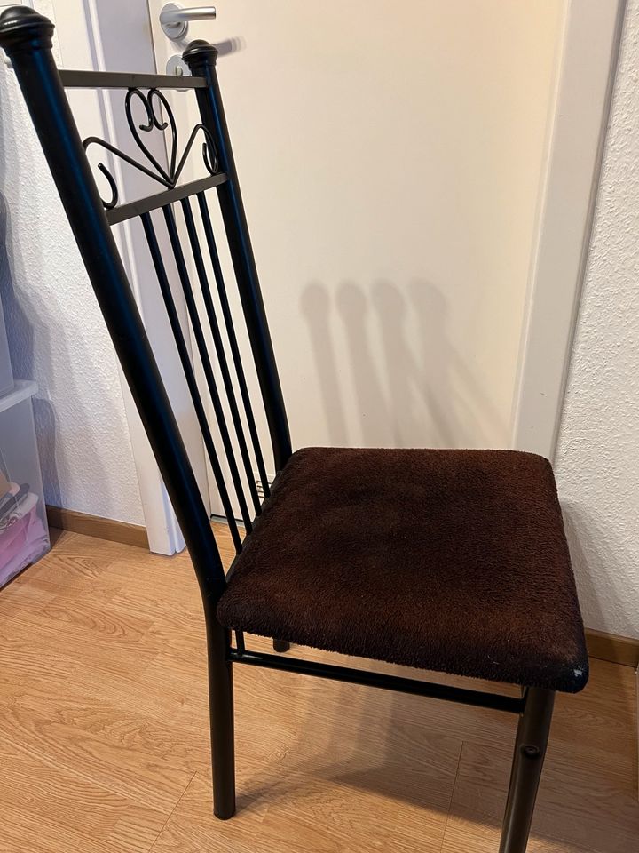 Stuhl zu verschenken in Düsseldorf