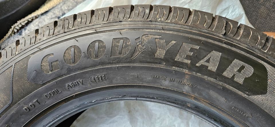 5 Sommerreifen Ford Transit Custom Good Year 215/65 R16C 109/107T in Blomberg