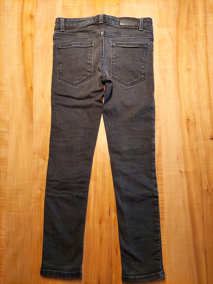 Jeans von Mango, Gr. 134 in Neubrunn