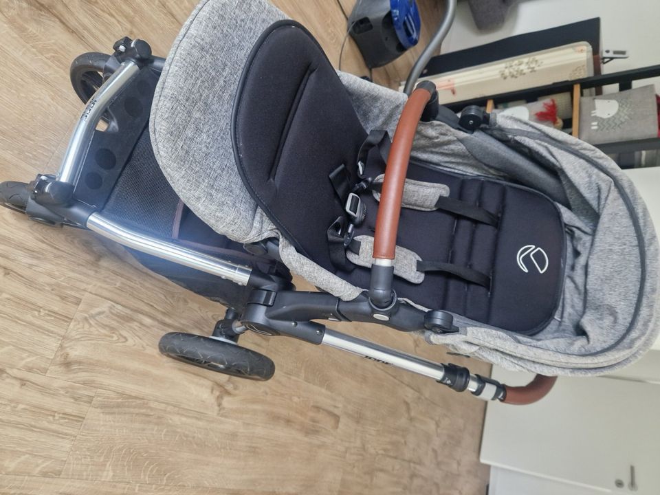 Jané Kinderkombiwagen mit 2 Aufsätzen und viel Zubehör in Bonn