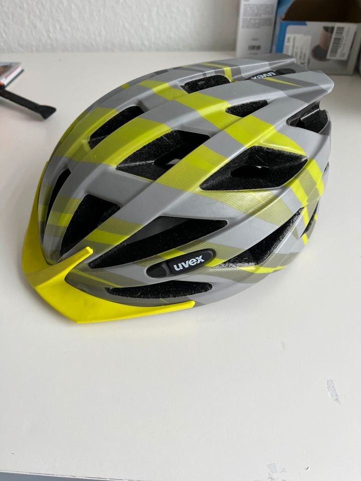 UVEX Fahrradhelm 52-57cm in Flörsheim am Main