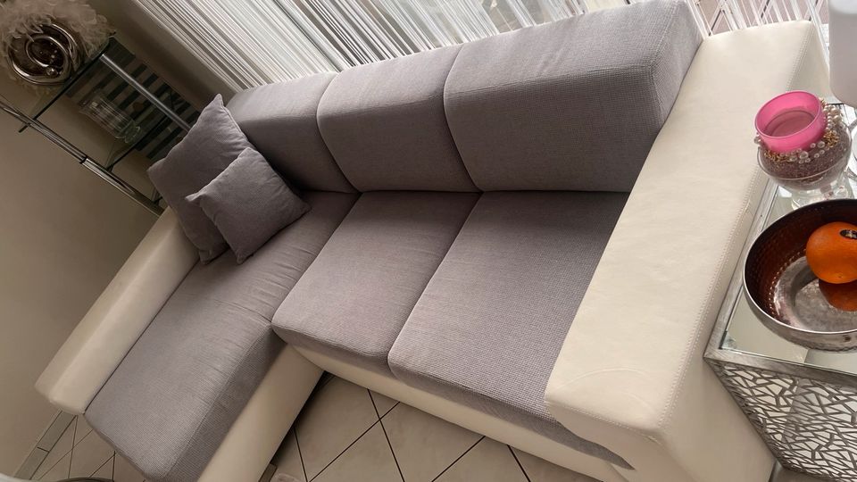 Couch, Wohnzimmer  Schlafcouch in Homburg