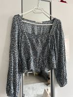 Pull & Bear Bluse 36/S Blau/weiß/beige Blumen Nordrhein-Westfalen - Siegen Vorschau